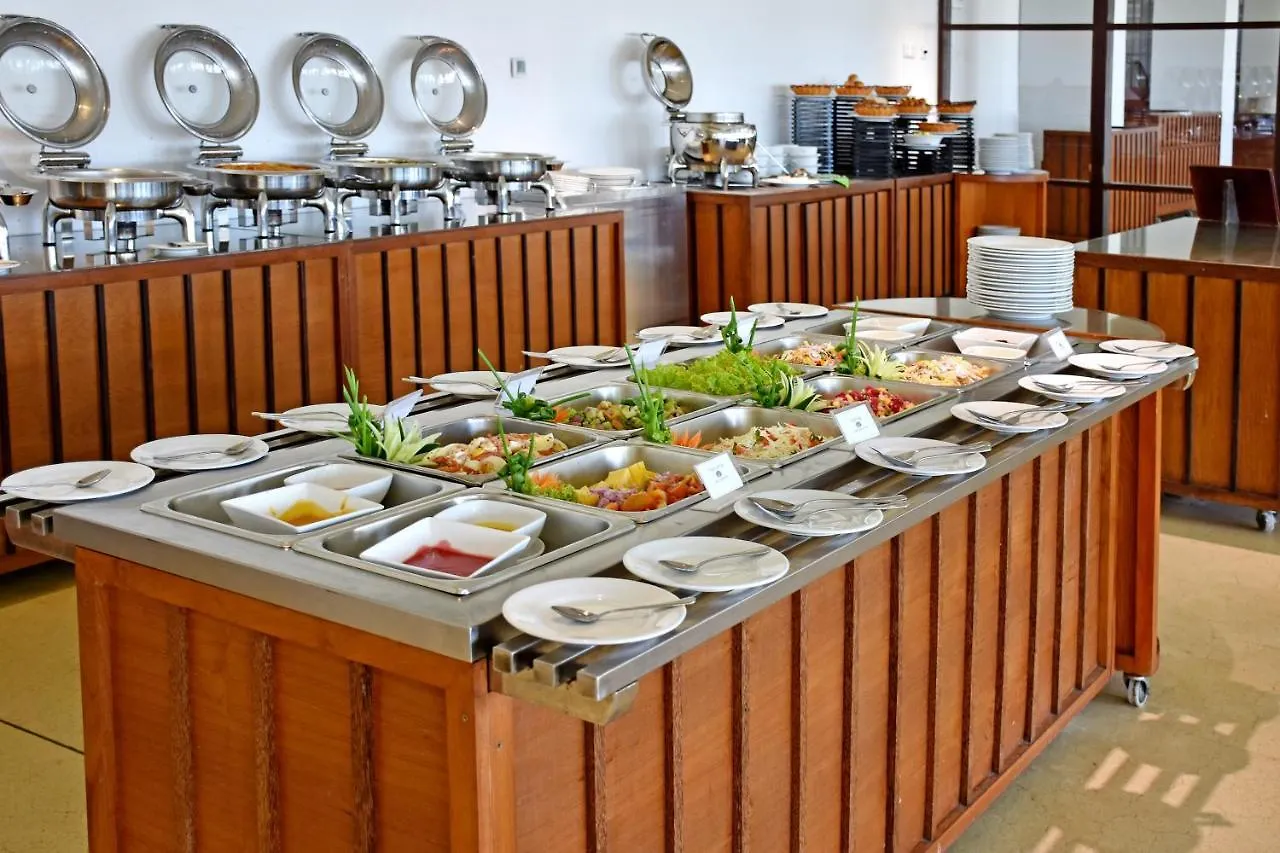 Goldi Sands Hotel Negombo